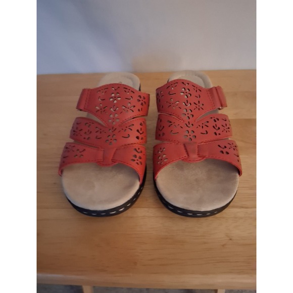 Womans Cranberry Sandals Size 8 - Picture 1 of 5